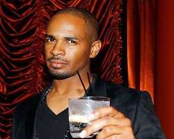 Damon Wayans Jr consuming alcohol